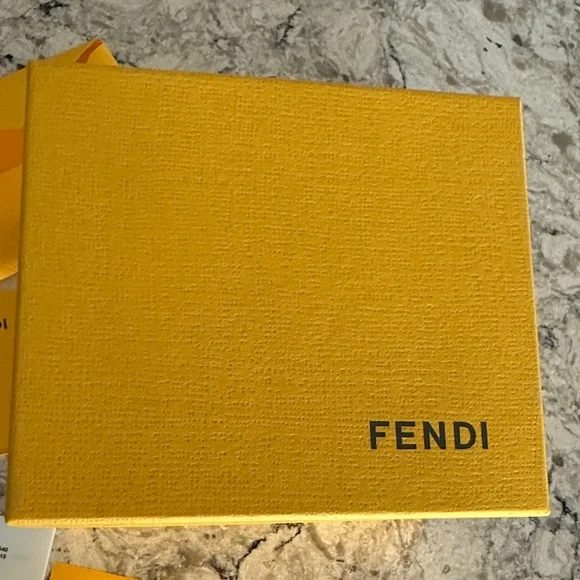 Fendi Silver Bracelet Watch with Dark Dial - Picture 5 of 14